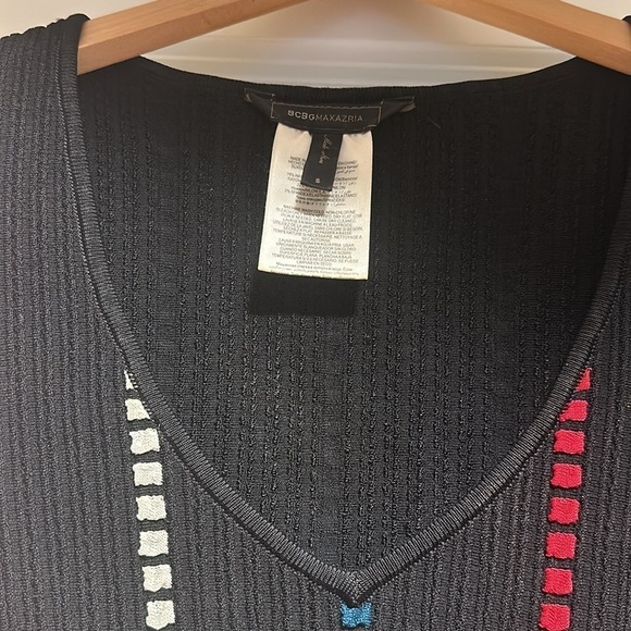 BCBG knit top - Picture 2 of 4